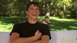 Молодой человек готов сниматься в откровенном соло