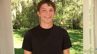 Молодой человек готов сниматься в откровенном соло