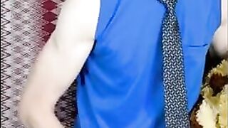 Пацан ебет игрушки