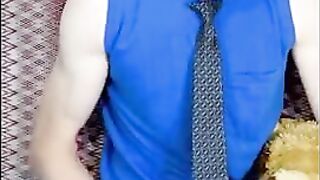 Пацан ебет игрушки